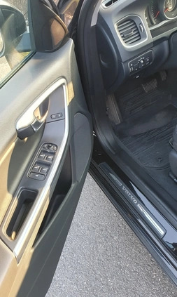 Volvo V60 cena 35900 przebieg: 299000, rok produkcji 2016 z Bochnia małe 497